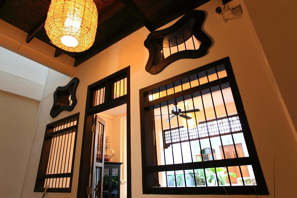99 Oldtown Boutique Guesthouse Sha Extra Plus Phuket Eksteriør bilde