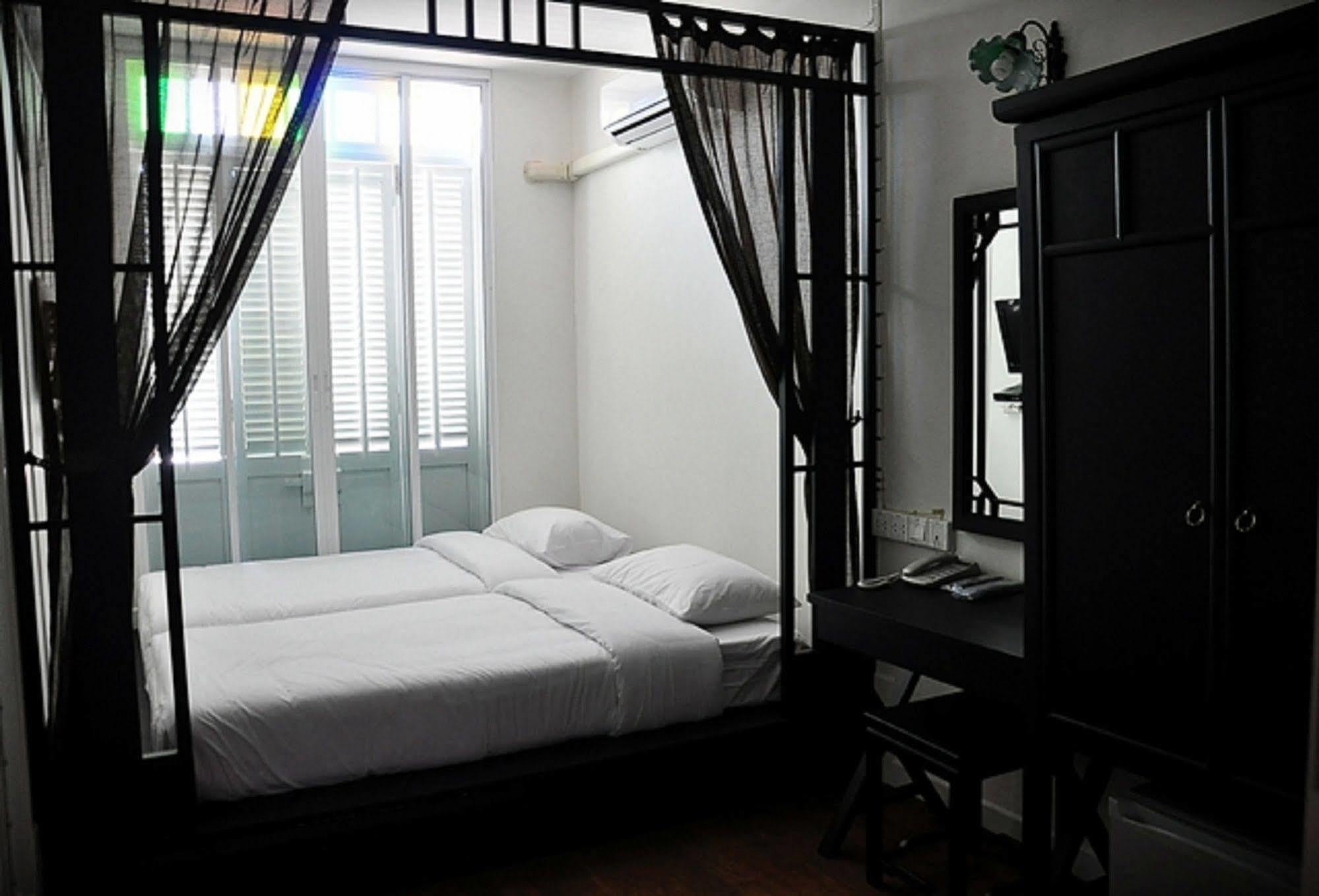 99 Oldtown Boutique Guesthouse Sha Extra Plus Phuket Eksteriør bilde