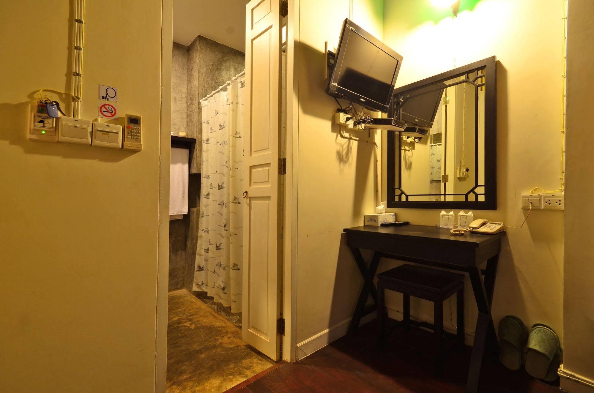 99 Oldtown Boutique Guesthouse Sha Extra Plus Phuket Eksteriør bilde