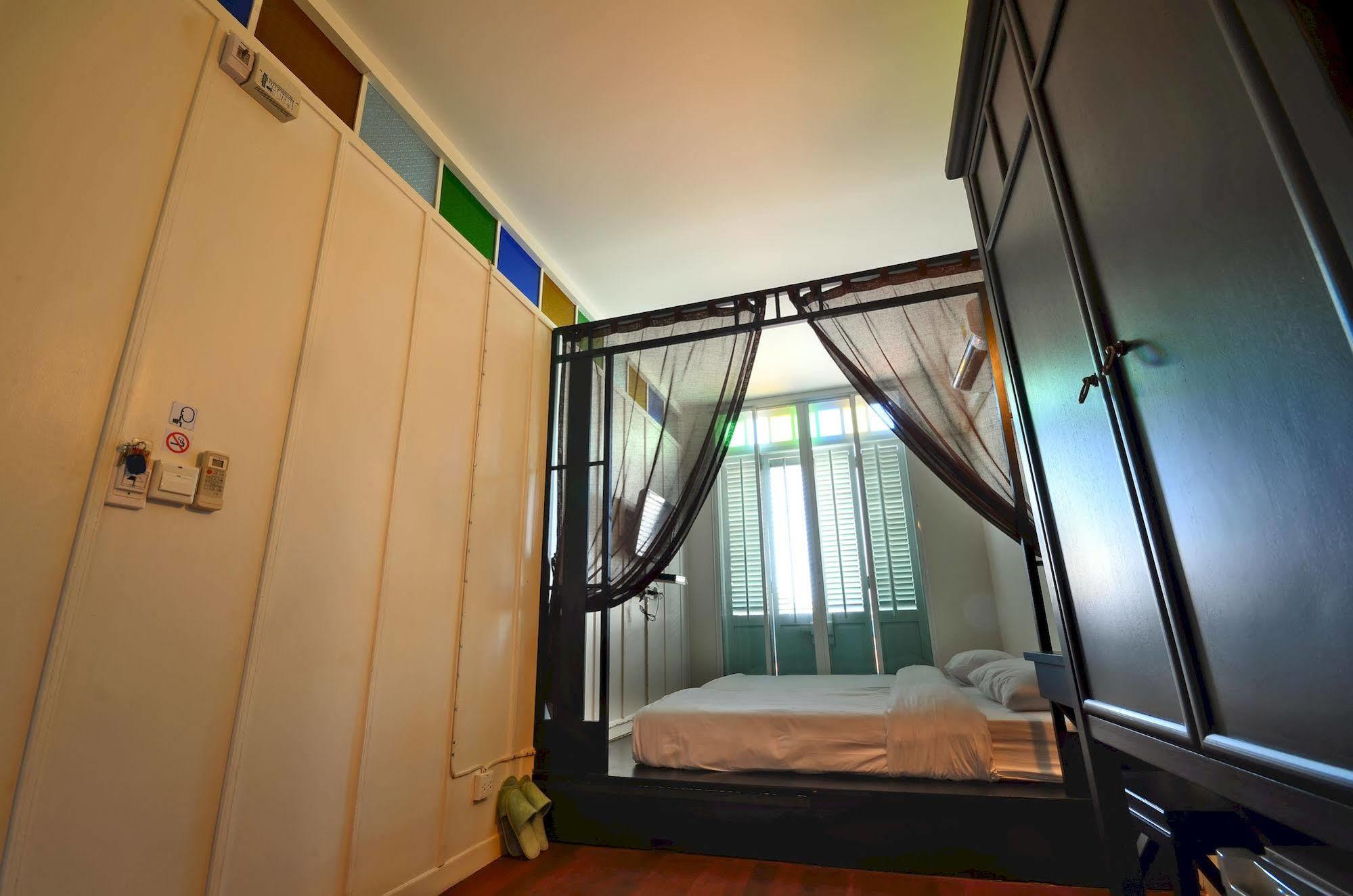 99 Oldtown Boutique Guesthouse Sha Extra Plus Phuket Eksteriør bilde