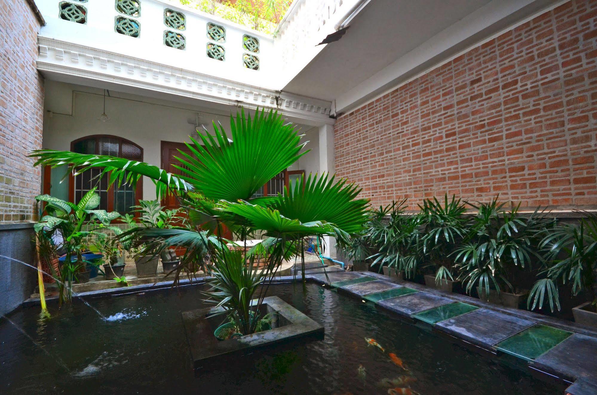99 Oldtown Boutique Guesthouse Sha Extra Plus Phuket Eksteriør bilde