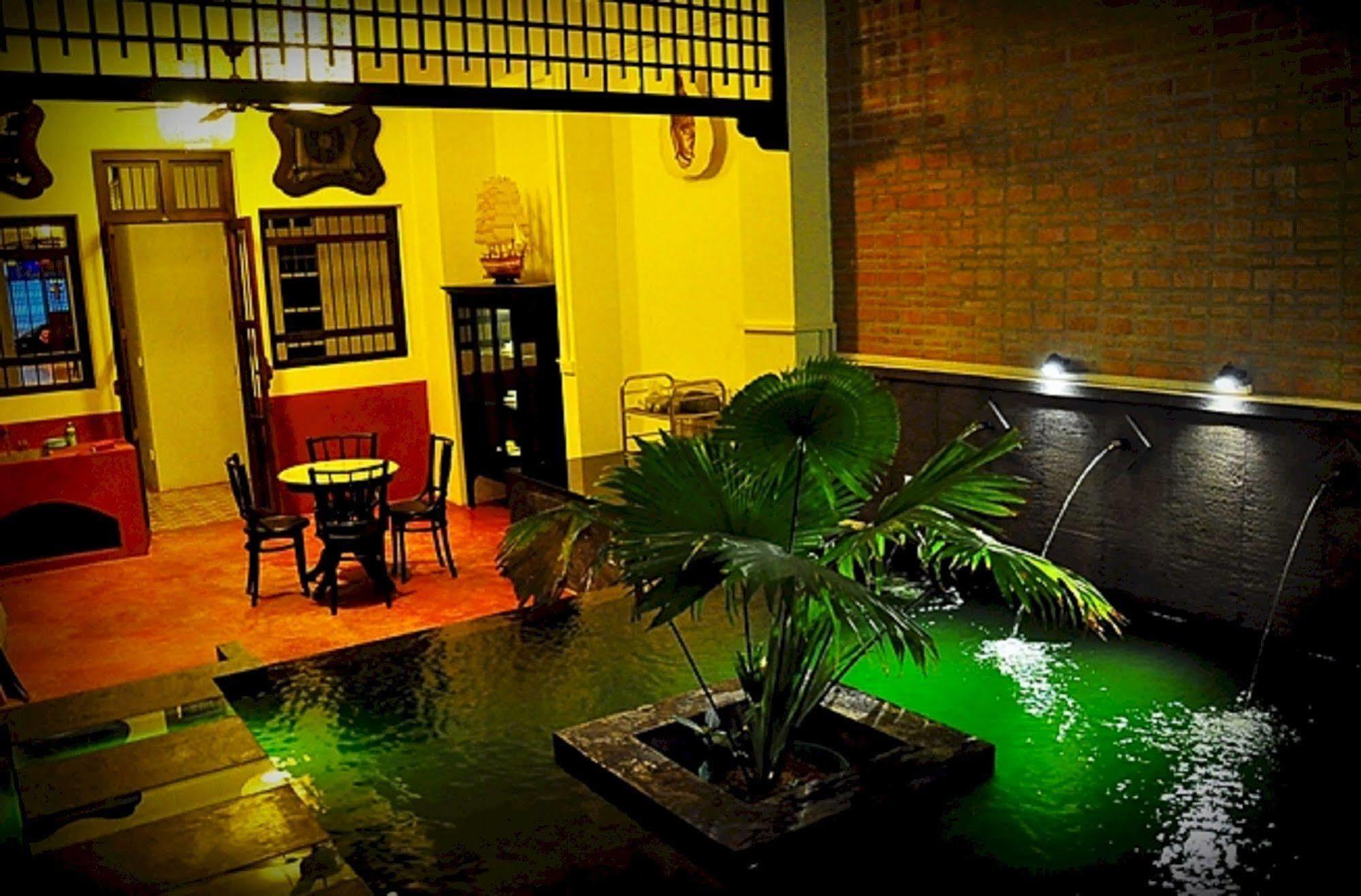 99 Oldtown Boutique Guesthouse Sha Extra Plus Phuket Eksteriør bilde