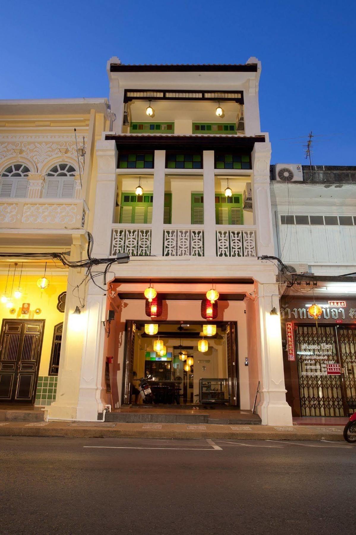 99 Oldtown Boutique Guesthouse Sha Extra Plus Phuket Eksteriør bilde