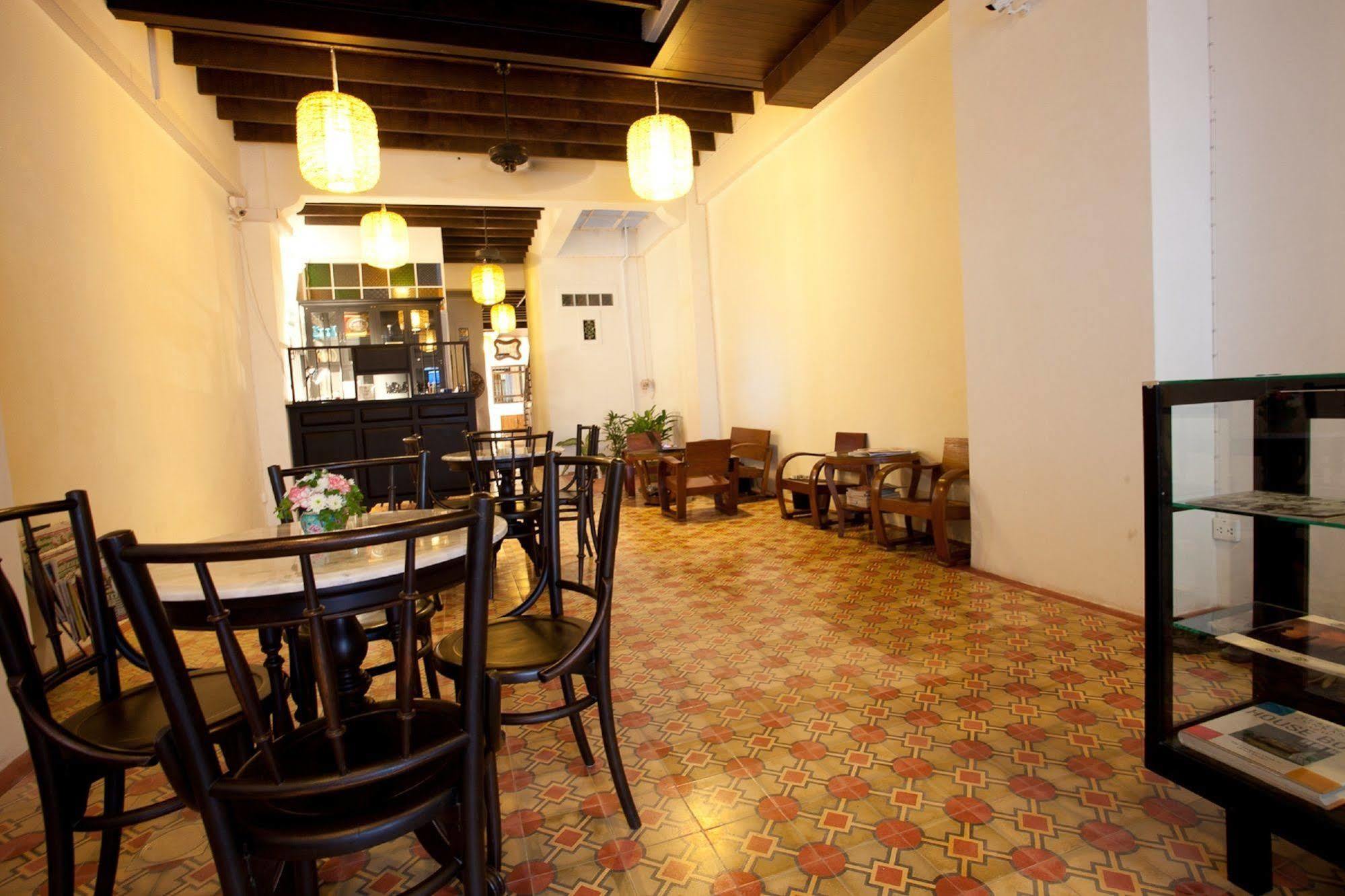 99 Oldtown Boutique Guesthouse Sha Extra Plus Phuket Eksteriør bilde